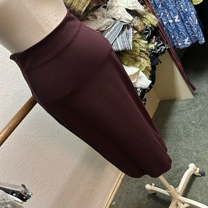 Stretch pencil skirt